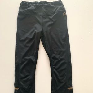 REEBOK 7/8 leggings, black with mesh, size small